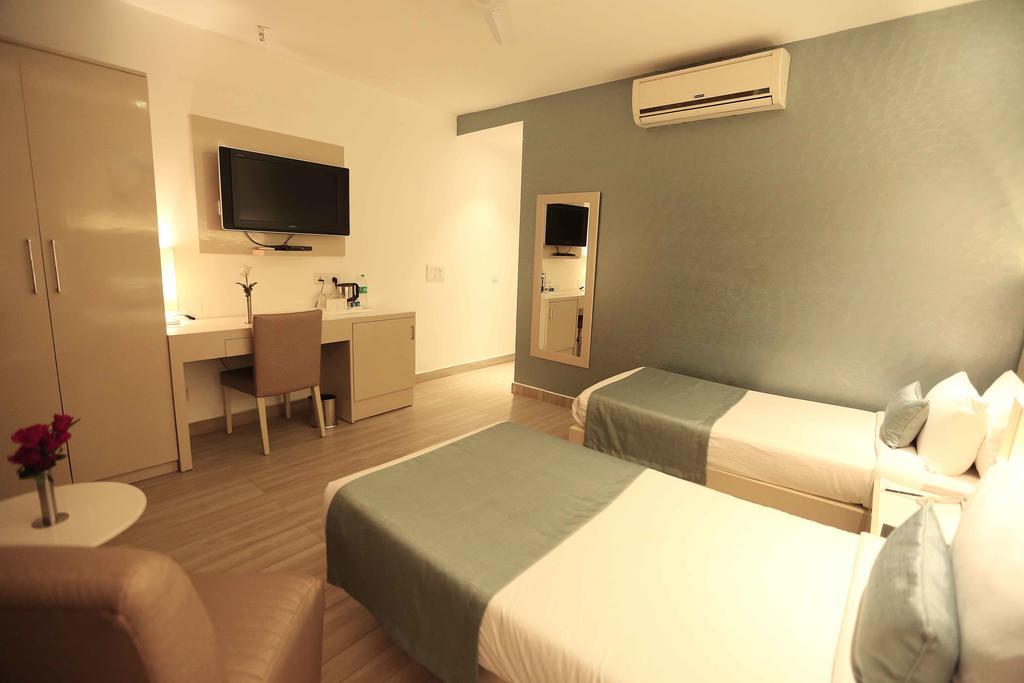 Hotel Shanti Palace West New Delhi Extérieur photo