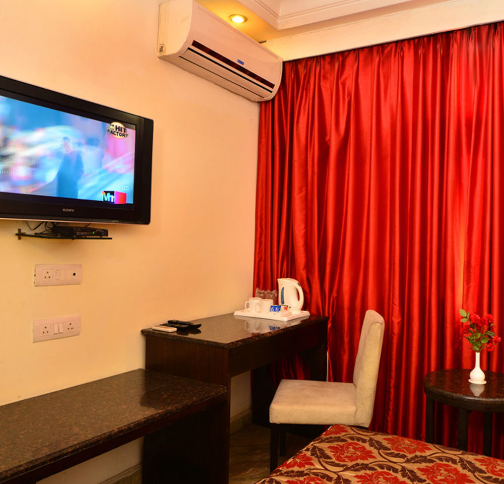 Hotel Shanti Palace West New Delhi Extérieur photo